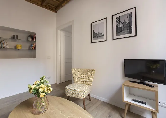 Апартаменты Cozy In Via Degli Spagnoli - Fromhometorome *