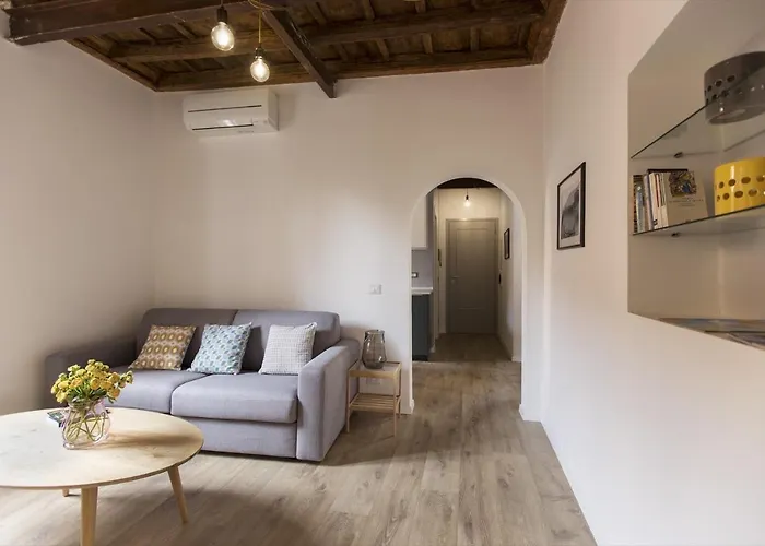 Апартаменты Cozy In Via Degli Spagnoli - Fromhometorome *