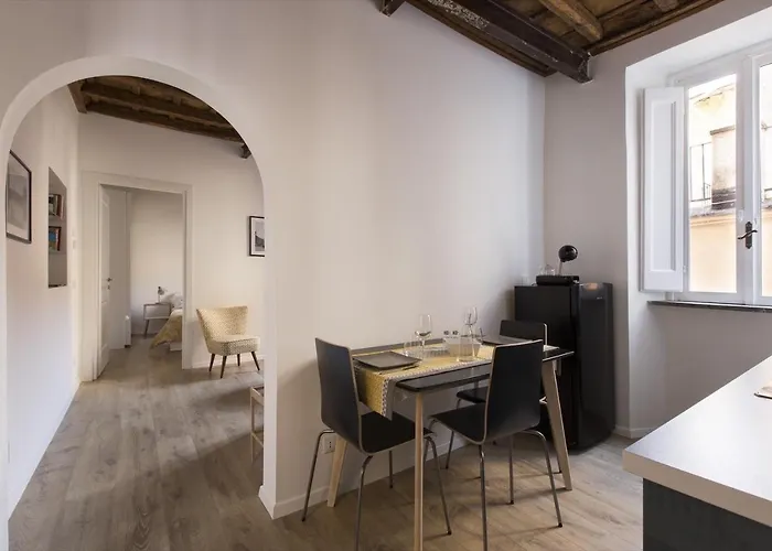 Апартаменты Cozy In Via Degli Spagnoli - Fromhometorome